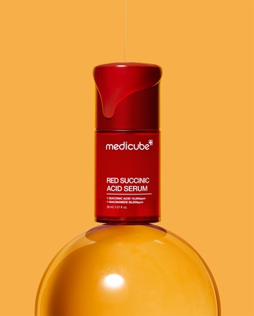 medicube Red Succinic Acid Serum Brightening Serum with moisturising effect