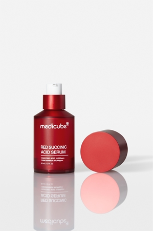 medicube Red Succinic Acid Serum Brightening Serum with moisturising effect