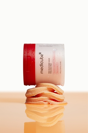 medicube Red Succinic Acid Peeling Pad Exfoliating Pads for problem skin
