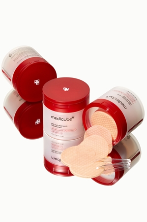 medicube Red Succinic Acid Peeling Pad Exfoliating Pads for problem skin