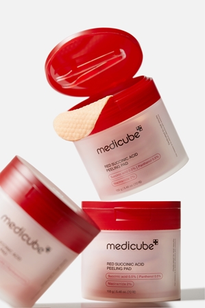 medicube Red Succinic Acid Peeling Pad Exfoliating Pads for problem skin