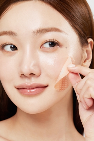 medicube Red Succinic Acid Peeling Pad Exfoliating Pads for problem skin