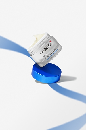 medicube Zero Pore Cream 2.0 Moisturizing Facial Cream to minimise pores