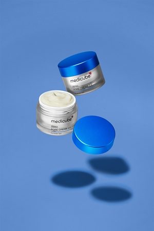 medicube Zero Pore Cream 2.0 Moisturizing Facial Cream to minimise pores