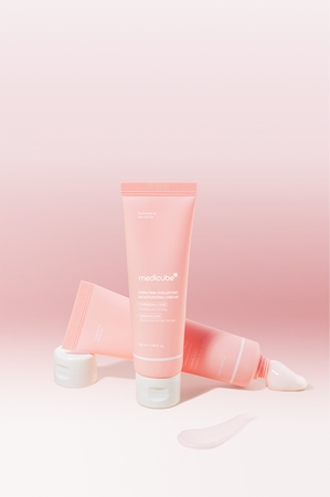 medicube PDRN Pink Hyaluronic Moisturizing Cream Intensive Hydrating Cream with firming effect