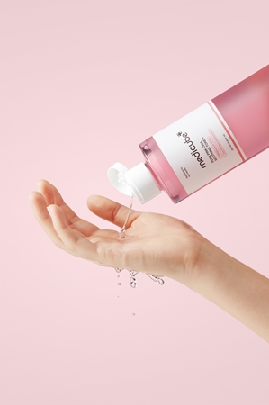 medicube PDRN Pink Cica Soothing Toner brightening facial toner with firming effect