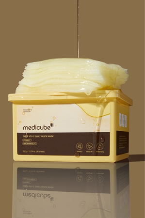 medicube Deep Vita C Daily Quick Mask Moisturising face sheet mask to even out skin tone