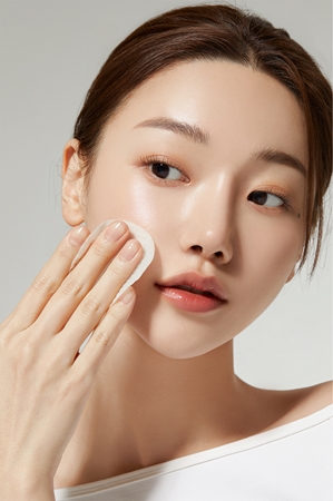 medicube Deep Vita C Pad Revitalising Pads to brighten and smooth the skin
