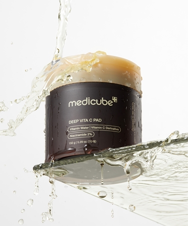 medicube Deep Vita C Pad Revitalising Pads to brighten and smooth the skin