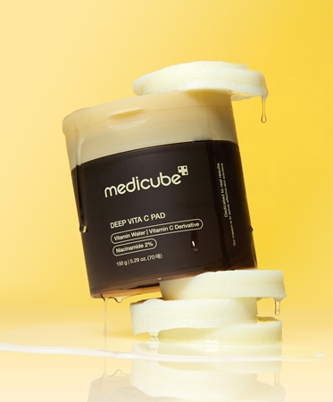 medicube Deep Vita C Pad Revitalising Pads to brighten and smooth the skin