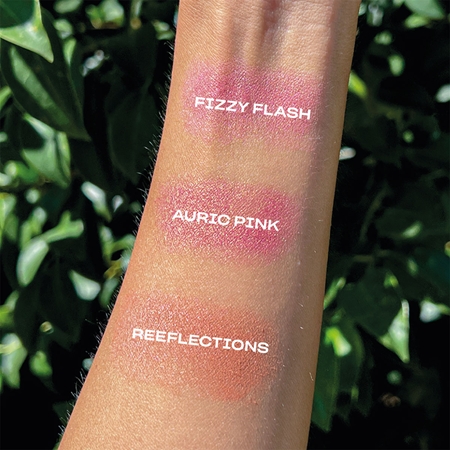 Mia Cosmetics Cheek Freak Shimmer pudrová tvářenka pro třpytivý lesk