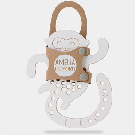 Milin Big Wooden Lacing Toy Monkey Amelia aktivity hračka