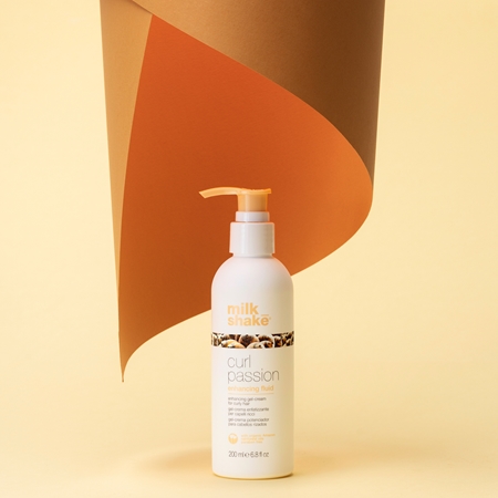 milk_shake® Curl Passion Enhancing Fluid Strengthening Care for curly hair