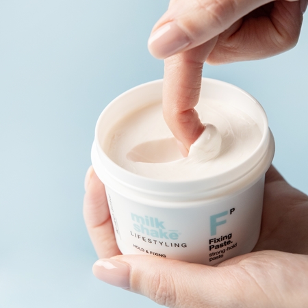 milk_shake® Lifestyling Fixing Paste formázó készítmény a formáért és a fixálásért