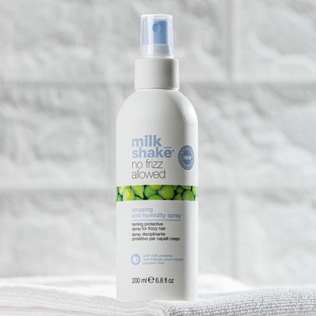 milk_shake® No Frizz Allowed Amazing Anti-Humidity Spray Styling Protective Hair Spray to treat frizz