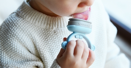 Minikoioi Feeder Teether River Green/ Powder Grey matande bett