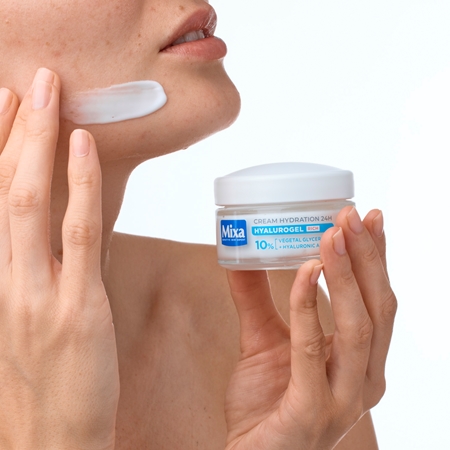 Mixa Allantoin Restore krem nawilżający do twarzy z kwasem hialuronowym
