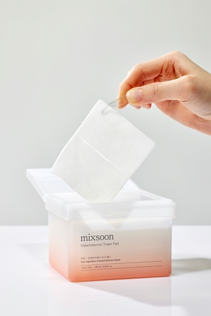 mixsoon Galactomyces Toner Pad patchs tonifiants pour une peau lumineuse et lisse