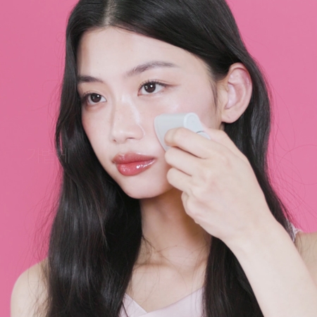 Mizon Inout Smooth Mineral Sun Stick minerálny ochranný krém na tvár a citlivé partie v tyčinke