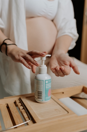 MomCare by Lina Probiotic Intimate Washing Gel probiotic cleansing gel