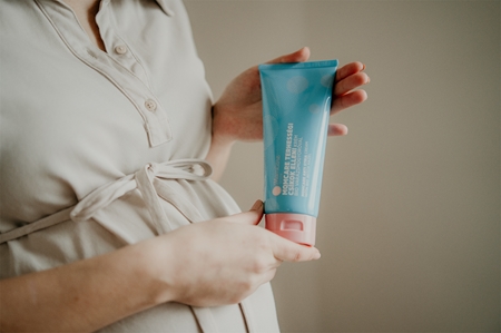 MomCare by Lina Anti-Stretch Mark Cream Body Cream For Stretch Marks