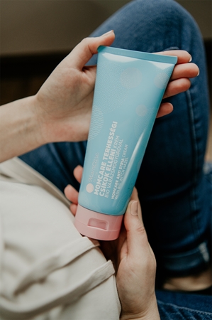 MomCare by Lina Anti-Stretch Mark Cream Body Cream For Stretch Marks