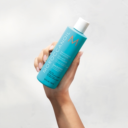 Moroccanoil Smooth Taastav šampoon kuivade ja ohjeldamatute juuste silendamiseks ja toitmiseks
