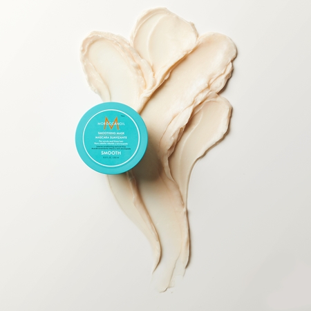 Moroccanoil Smooth obnovující maska pro uhlazení a výživu suchých a nepoddajných vlasů