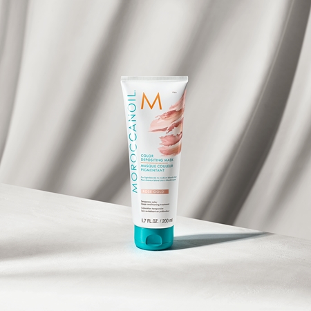 Moroccanoil Color Depositing gentle nourishing mask without permanent colour pigments