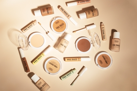 MUA Makeup Academy PRO/BASE Langtidsholdbar matterende foundation