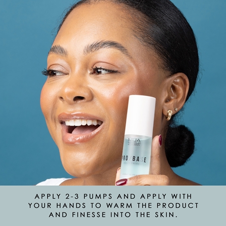 MUA Makeup Academy PRO/BASE Refresh & Revive base de teint hydratante à l'acide hyaluronique