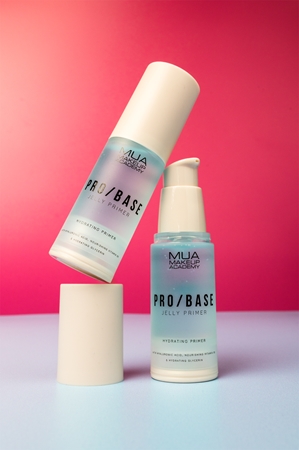 MUA Makeup Academy PRO/BASE Refresh & Revive base de teint hydratante à l'acide hyaluronique