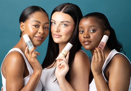 MUA Makeup Academy PRO/BASE Refresh & Revive base de teint hydratante à l'acide hyaluronique