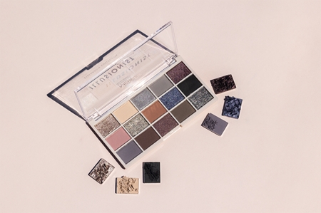 MUA Makeup Academy Eyeshadow Collection 15 Shade Palette palette de fards à paupières