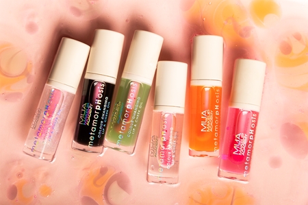 MUA Makeup Academy Metamorphosis Lip Oil for lips and cheeks