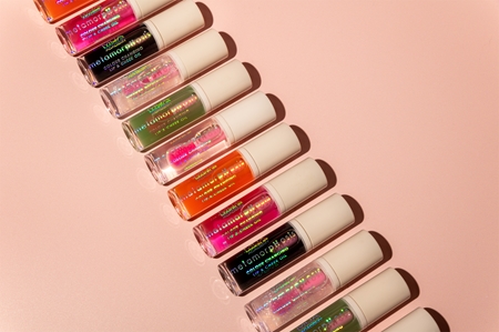 MUA Makeup Academy Metamorphosis Lip Oil for lips and cheeks