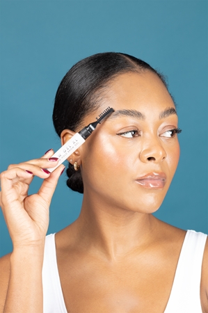 MUA Makeup Academy Brow Gel XL gel incolor pentru sprâncene