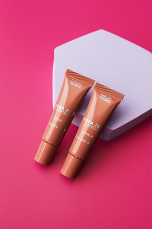 MUA Makeup Academy Hydra Juice Peptide Lip Balm baume à lèvres hydratant brillance