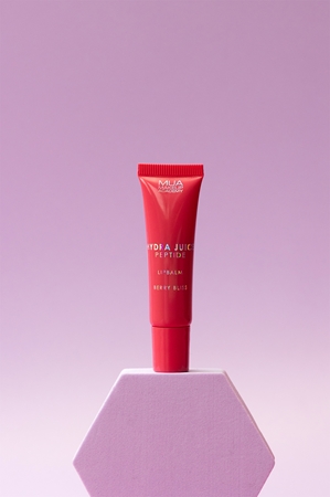 MUA Makeup Academy Hydra Juice Peptide Lip Balm Moisturizing Lip Balm for shine