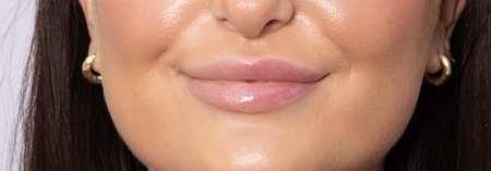 MUA Makeup Academy Metamorphosis ulei pentru buze buze si obraz