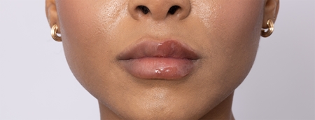 MUA Makeup Academy Metamorphosis Lip Oil for lips and cheeks