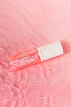 MUA Makeup Academy Metamorphosis Lip Oil for lips and cheeks
