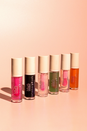 MUA Makeup Academy Metamorphosis Lip Oil for lips and cheeks