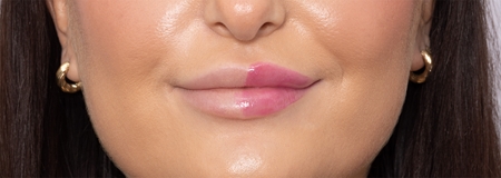 MUA Makeup Academy Metamorphosis Lip Oil for lips and cheeks