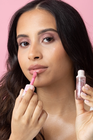 MUA Makeup Academy Metamorphosis Lip Oil for lips and cheeks