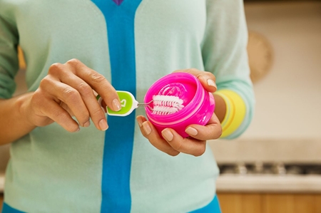 Munchkin Details™ Brush Set cleaning brush