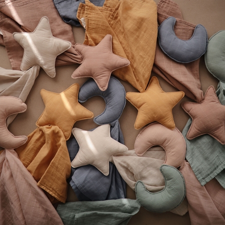 Mushie Lovey Crib Toy Moon jucărie de adormit