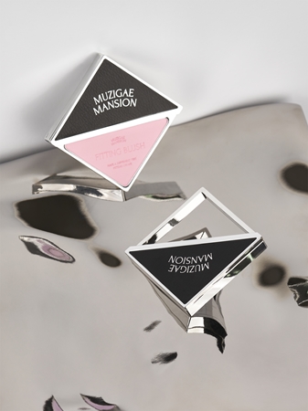 MUZIGAE MANSION Fitting Blush blusher with matt effect