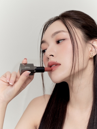 MUZIGAE MANSION Moodwear Blur Lipstick matter feuchtigkeitsspendender Lippenstift