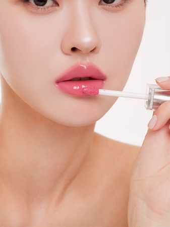 MUZIGAE MANSION Icy Glow sparkle lip gloss